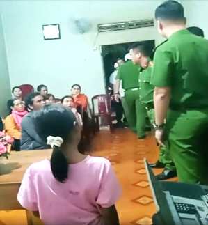 Police and other officials intrude into home of Y Krot Bya during worship in Buon Don District, Dak Lak Province, Vietnam on Nov. 15, 2023. 