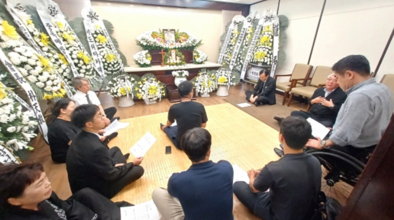 Members of Calvary Chapel Seoul Church attending Pastor Jonah Lee’s inauguration service