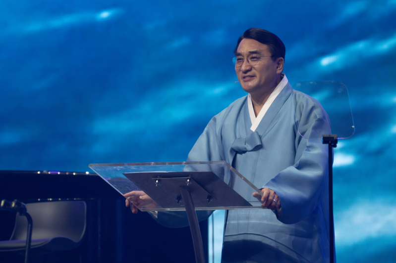 Rev. Jae-Hoon Lee welcomes participants of the Fourth Lausanne Congress on World Evangelism to Incheon, Korea