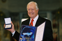 Jimmy Carter receives nobel peace prize