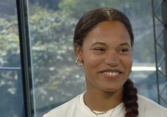 Olympic medalist dedicates gold to God, leads worship as she receives hero’s welcome in return to church