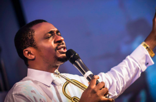 WATCH: Nigerian worship leader Pastor Nathaniel Bassey ministers at Trump’s Inaugural Prayer Breakfast