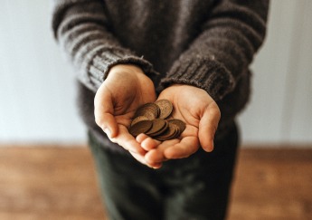 Greater generosity linked to deeper faith in God, UK study finds