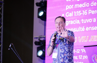 ‘We are the early church’, says Rafael Canadá at COMIBAM2025 as he confronts modern church model