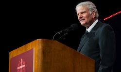 'Only God can solve this': Franklin Graham meets Zelenskyy, calls for prayer at Berlin congress