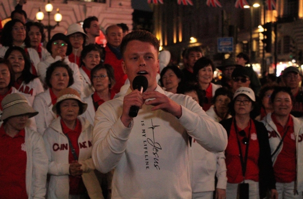 ‘Heaven touched earth’: 52 commit to Christ during British evangelists' London street outreach with Korean choir