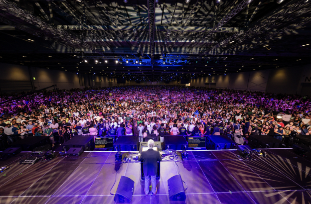 Franklin Graham preaches in London as thousands reportedly turned away from packed evangelism event
