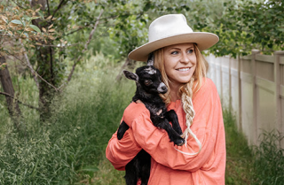 ‘No kidding!’ Mom walks 580 miles with baby goat to raise awareness, fight human trafficking
