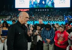 Greg Laurie leads Harvest Crusade at Angel Stadium in California, 6,500 make professions of faith