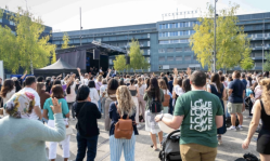 Zurich churches join together on national prayer day, drawing 1,000 for open-air worship and baptisms