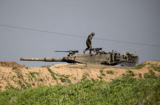 Israel and Hamas agree to Gaza ceasefire and hostage deal brokered by Trump