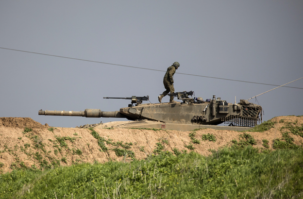 Israel and Hamas agree to Gaza ceasefire and hostage deal brokered by Trump