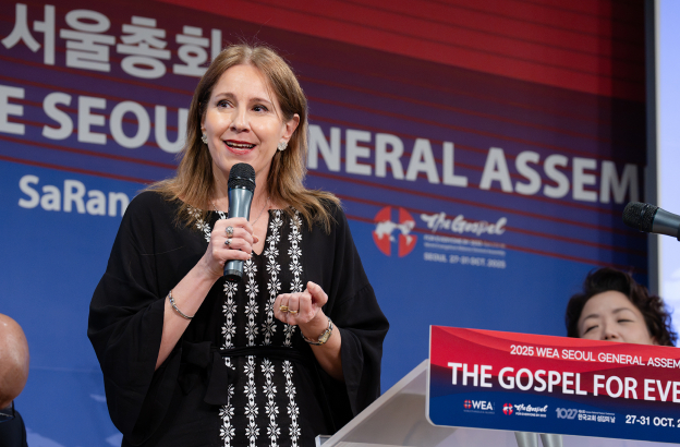 Paraguayan disability advocate calls for radical inclusion at WEA General Assembly in Seoul