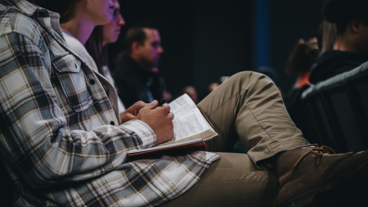 Bible Society researcher defends 'Quiet Revival' findings on rising Christian confidence