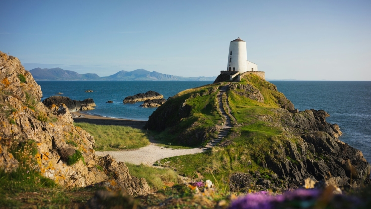 Faith in Wales report 2025 highlights social action by churches
