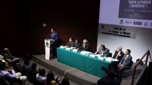 Opposition lawmaker, evangelical pastors call for return to family values in Mexico