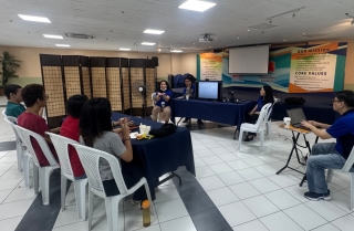 Filipino Deaf Community reviews New Testament translation into Filipino Sign Language