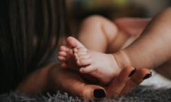 Motherhood study evaluates depth of life transformation for new moms